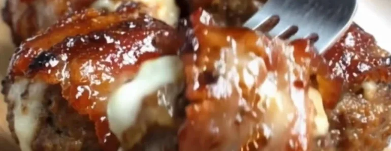 Cheddar-Stuffed BBQ Bacon Bombs