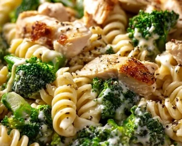 Creamy Rotisserie Chicken Broccoli Pasta