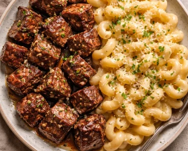 Garlic Butter Steak Bites with Creamy Parmesan Pasta