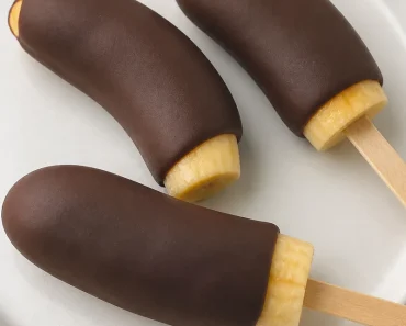 3 Ingredient Healthy Banana Popsicles
