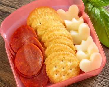 DIY Pizza Crackers Lunchable