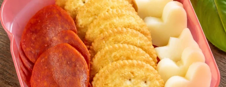 DIY Pizza Crackers Lunchable DIY Pizza Crackers Lunchable