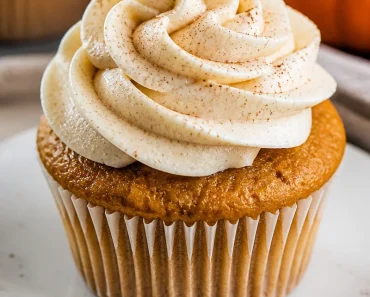 Pumpkin Cupcakes with Cinnamon Cream Cheese Frosting Pumpkin Cupcakes with Cinnamon Cream Cheese Frosting